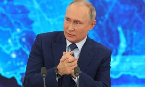 «Если б мы хотели, довели бы до конца»: Путин рассказал о «присмотре» ФСБ за Навальным