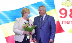 Ростовский губернатор Василий Голубев подарит цветы за 1,2 млн рублей из кармана налогоплательщиков