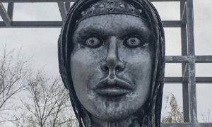 Как один ужасный памятник «Аленка» переполошил Россию: воронежский губернатор сравнивает его с картиной Мунка, а ресторатор и продюсер предлагают миллионы