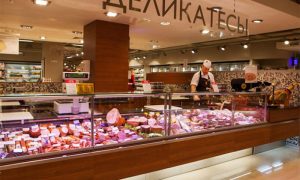 Хватит кормить Москву: миллиардер Дерипаска предлагает жителям столицы ехать за колбасой в регионы