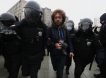 Столкновения с ОМОНом, задержание 10-летнего ребенка и Варламова: что происходит в Москве на акции в поддержку Навального