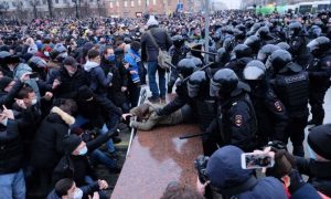 Избитые активисты и журналисты, раненные полицейские и уголовные дела: как в России прошли акции протеста 23 января