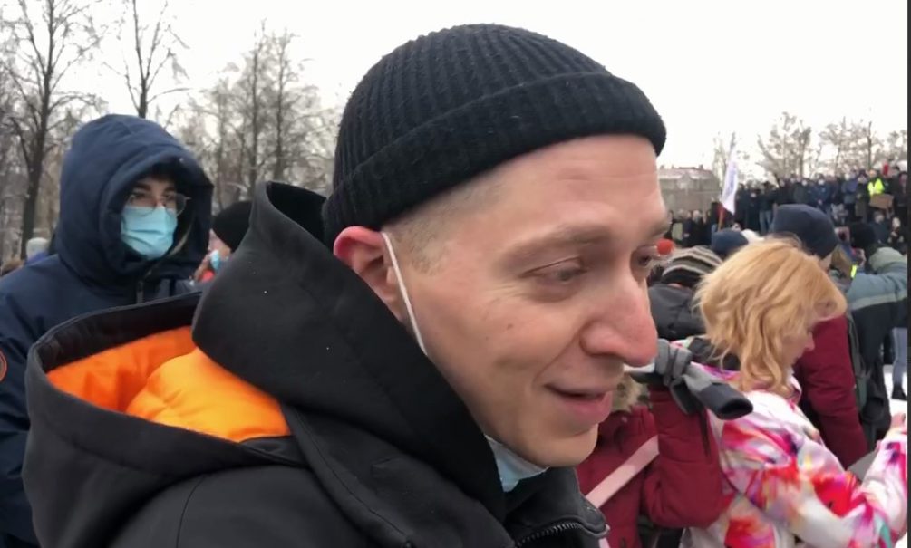 Рэпера Оксимирона задержали в Петербурге на акции в поддержку Навального 