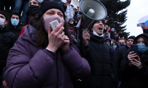 Москва разберется: МИД России выразил протест послу США за поддержку митингов