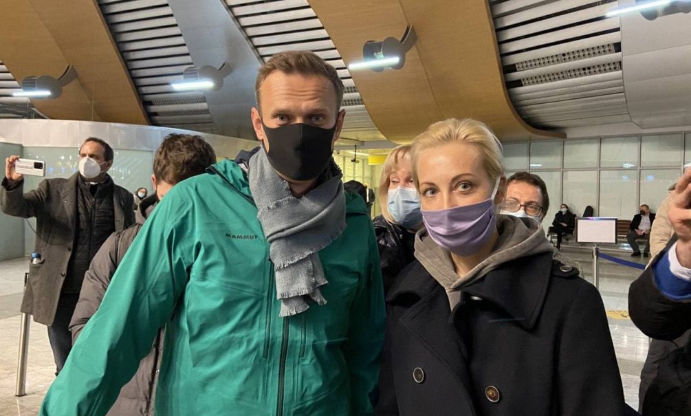 Задержание Навального в Шереметьево было снято на видео 