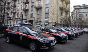 Подозреваемые в изнасиловании питерской школьницы разгуливают на свободе и угрожают жертве