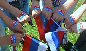 Российских школьников будут отговаривать от митингов специальные «советники – воспитатели»