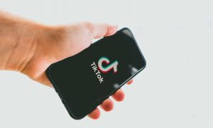 TikTok опроверг слухи о возможном разблокировании пользователей из России