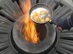 Пенсионерка объяснила, зачем жарила яйца на Вечном огне