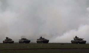 «Цели достигнуты»: Россия отводит войска от границы с Украиной