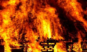 Боевики сжигают дома граждан Мозамбика, вынуждая их бежать из страны