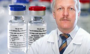 Срок между прививками от COVID-19 сократили из-за пандемии, рассказал врач