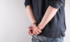 Задержание по делу педофилов из детского интерната в Ивановской области попало на видео