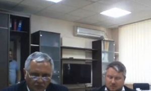 Во время онлайн-заседания с главой Крыма Аксеновым «из шкафа» вышел «гость из Нарнии»
