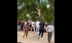 Устроили суд Линча: толпа едва не растерзала пьяного водителя, задавившего четырех человек под Кировом