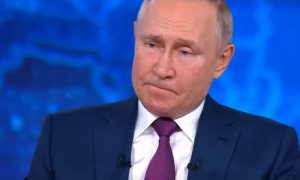 Путин запретил банкам обирать россиян за долги по кредитам