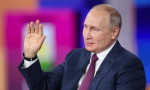«Есть три Путина»: эксперты оценили прямую линию с главой государства