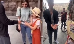 Вся суть тикток-блогеров в одном видео