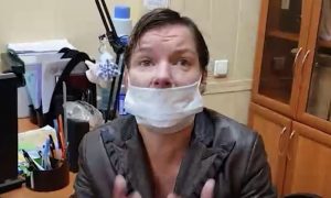 Прилюдно издевавшаяся над дочерью мать из Ростова решила отказаться от ребенка