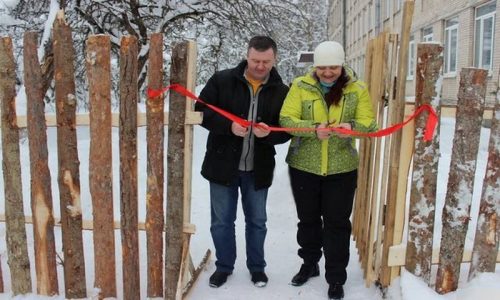 Посадить и перекрестить: руководитель "Газпрома" оригинально открыл теплицу в Курганской области