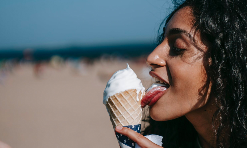 Эксперты раскрыли секрет, как выбрать вкусное и полезное мороженое, не отходя от прилавка