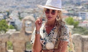 «Голубая крыша!»: Бузова разревелась во время отпуска в Греции