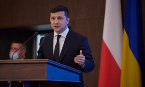 Зеленский подписал закон о дискриминации русских на Украине