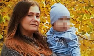 Из-за ошибки врачей женщина в Челябинской области выносила и родила чужого ребёнка