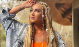 «Жизнь одна, кайфуйте»: не стоящая на ногах Бузова устроила странные танцы в Москве