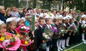 «Могут просто пропить»: в стране начинаются  путинские «школьные» выплаты