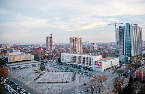 В «путинскую десятку»: сколько стоит собрать ребенка в школу и можно ли уложиться на пособие правительства