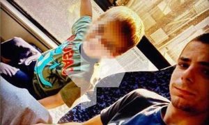 Москвич выбросил из окна сына и сбежал в одних трусах