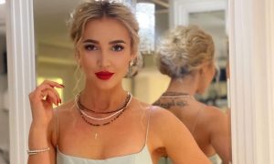 Бузова встретилась с 17-летним фанатом, который столкнулся с травлей в школе из-за ее песен