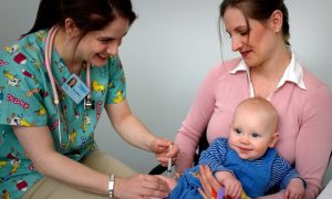 Вслед за Китаем детей в России начнут прививать от коронавируса