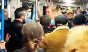 В московском метро кавказцы снова чуть не избили парня, заступившегося за девушку. Пассажиры встали стеной