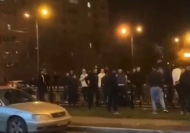 15 против 50: массовая драка со стрельбой в подмосковном Домодедово попала на видео 
