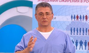 «Включите мозг и не слушайте идиотов»: доктор Мясников дал неожиданный совет непривитым