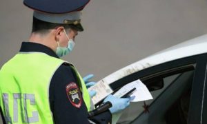 Налететь на штраф: юрист предупредил водителей, за какие предметы в автомобиле придется расплачиваться