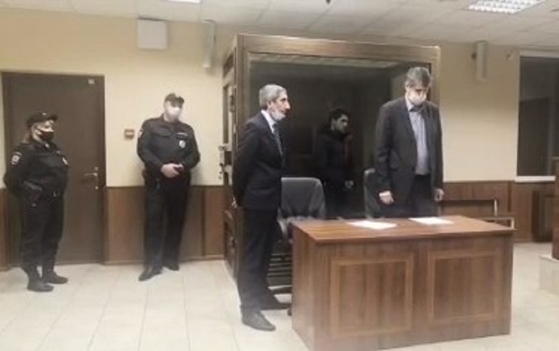 Суд арестовал участников нападения на мужчину с 4-летним сыном: всё о конфликте в Новых Ватутинках 