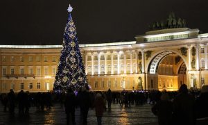 Раз, два, три! Елочка, гори!  Пока символ Нового года не установили на Дворцовой, горят объекты культурного наследия
