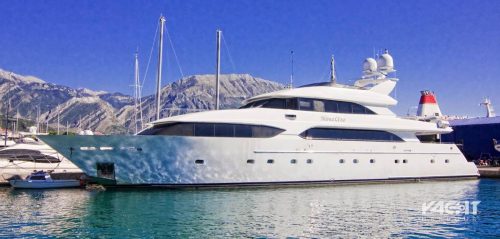 Записанную на офшор люксовую яхту бывшего чиновника Минэнерго продают за 3 миллиона евро