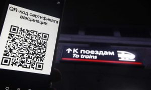 Правительство подготовило законопроект об обязательных QR-кодах в транспорте, магазинах и кафе