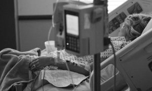 «Отношение, как к скоту»: ростовчанка с подозрением на ковид потеряла ребенка после обращения к медикам