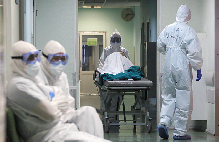 Все, кто мог, уже умерли: российский иммунолог объяснил снижение смертности от «омикрона» 