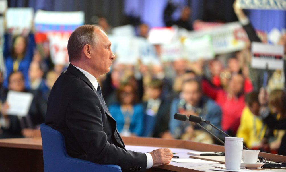 «Спасибо, Вова» и «Путин бабай»: самые курьезные моменты пресс-конференций президента России 