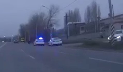 Пенсионерка разлетелась на куски под колесами авто в Волжском 
