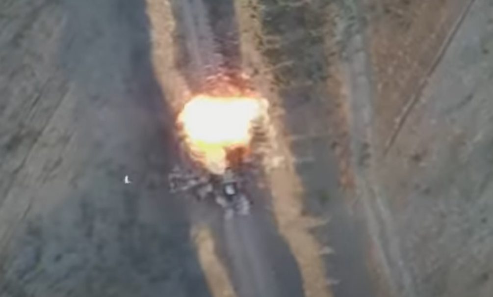 Минобороны РФ показало видео уничтожения сирийских боевиков дронами-камикадзе 