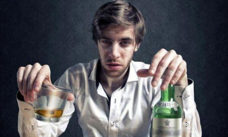 Слабоумие и диабет: врачи рассказали, какие болезни провоцирует алкоголь 