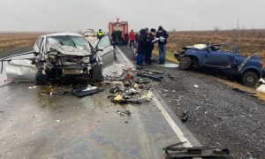 Семь человек погибли и трое пострадали в ДТП на трассе в Калмыкии
