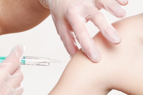 В Коми ввели обязательную вакцинацию пожилых людей. Фото: pixabay.com 